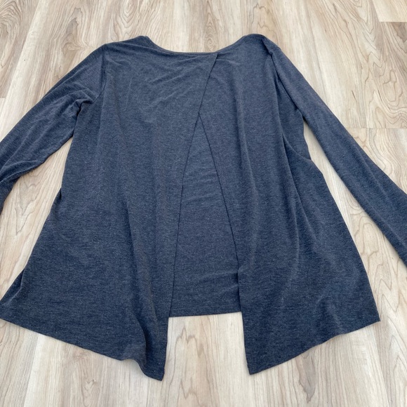 Gapfit Open Back Shirt - Picture 5 of 6